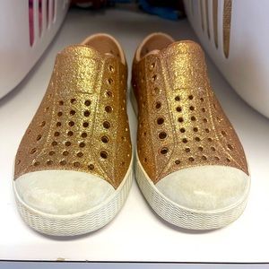 Gold glitter native Jefferson water kids shoes